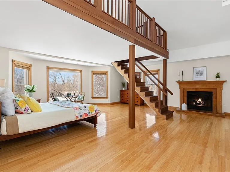 25 Pleasant St — Photo 25
