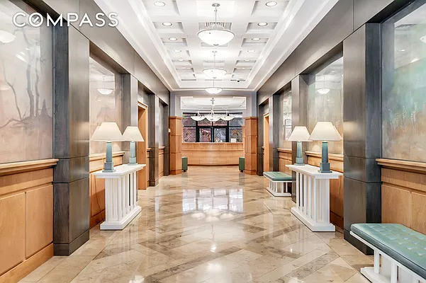 Sold by Compass | media 21