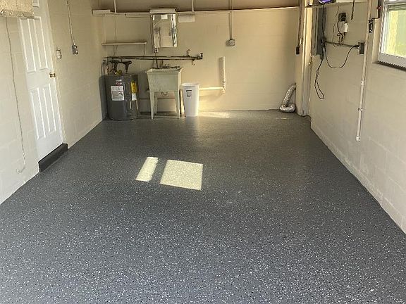 3rd image of 1038 Clairborne St