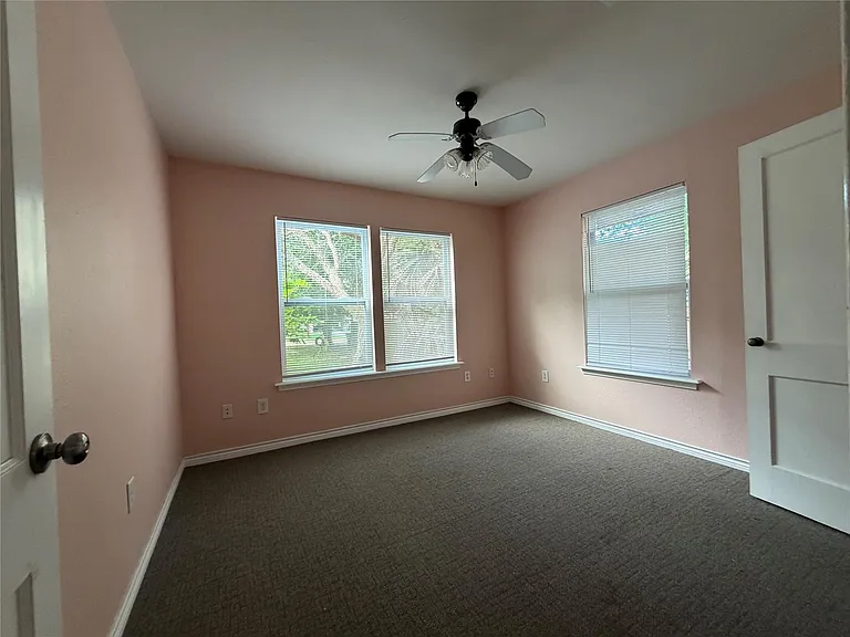 303 Magnusson Ave — Photo 14