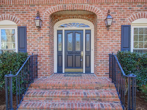 3rd image of 108 Brownfield Dr