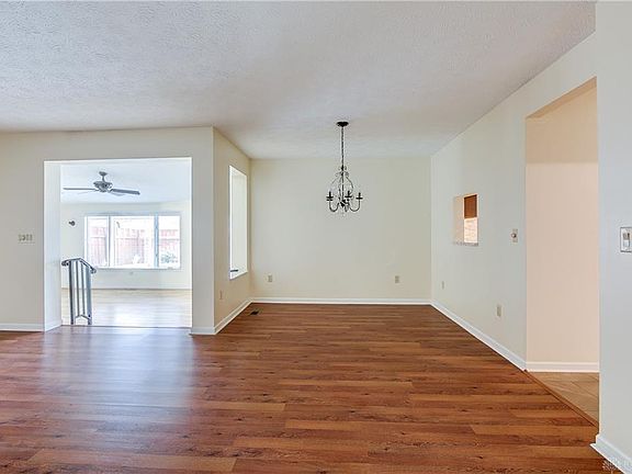 5th image of 2923 Derr Rd