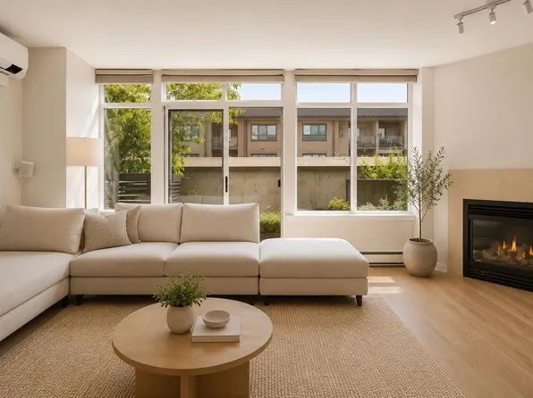 63 Keefer Pl #Townhouse 3, Vancouver, BC V6B 6N6