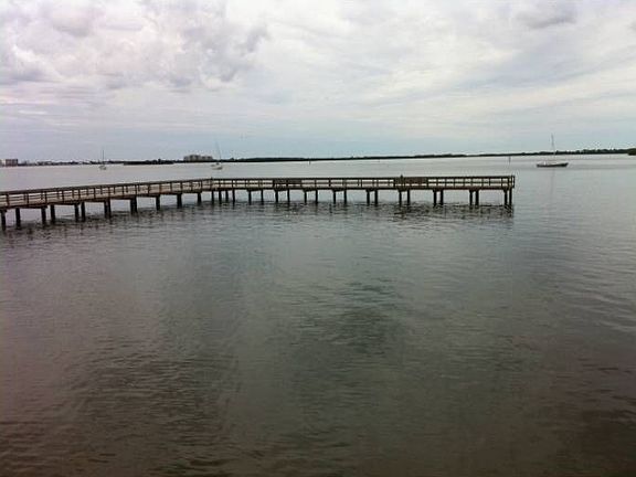 2 fishing piers