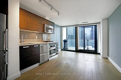 224 King St W #2305 Photo 1