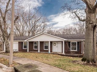 10 Westmoreland Ct, Saint Charles, MO