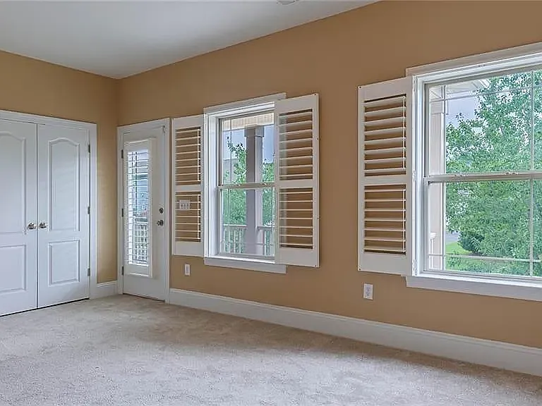 4009 Cedar Point Ave — Photo 29