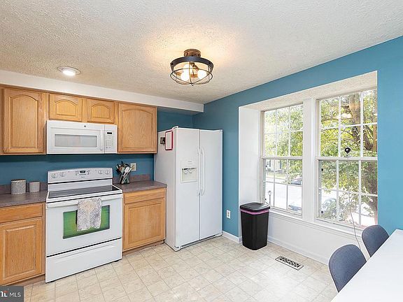 3rd image of 110 Township Ct