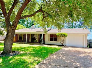 3010 Le Oaks Dr, Bossier City, LA 71111