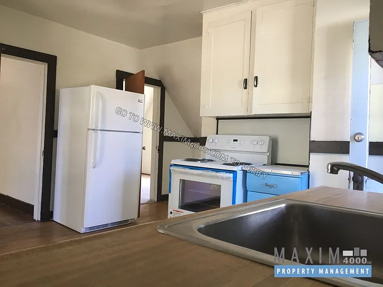 742 Grand Avenue — Photo 2