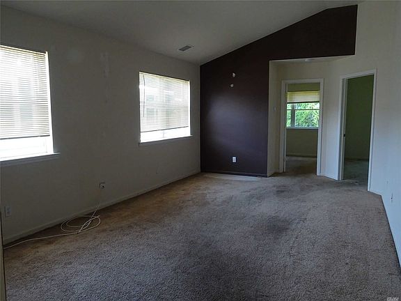 4th image of 5101 Village Cir E