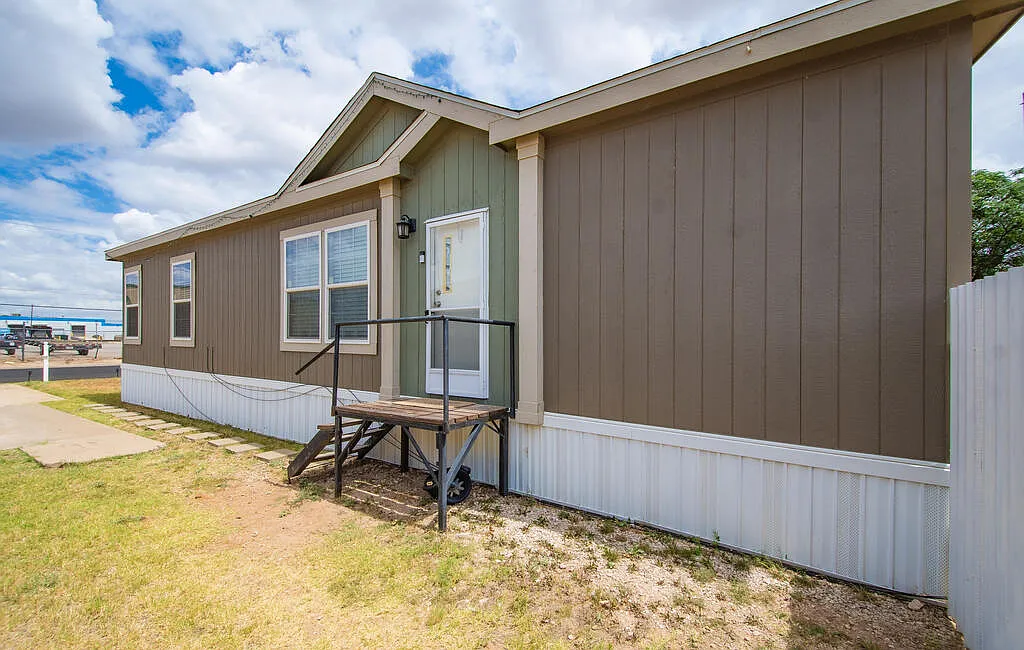 3 bed, 2.0 bath, 1526 sqft, $1,700 — Photo 4