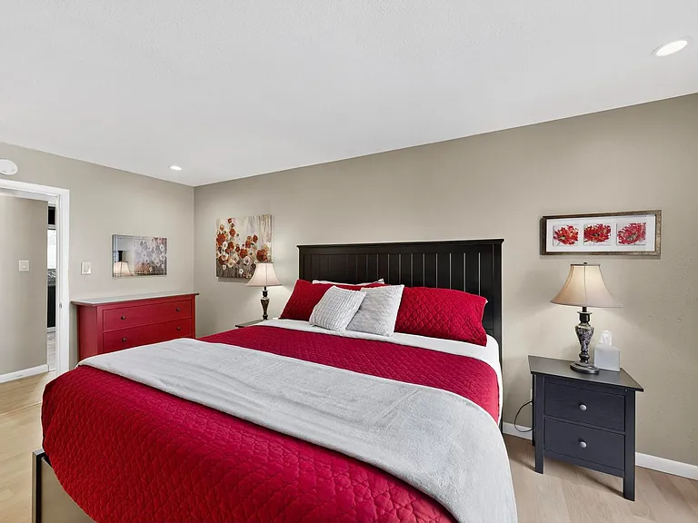 4715 Marquette Ave NE — Photo 15