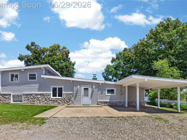 91 Crescent Ave, Lake Orion, MI 48362