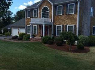 7 Lambert Ln, Warren, RI 02885