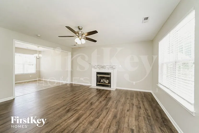 3 bed, 2.5 bath, 1438 sqft, $1,980 — Photo 4