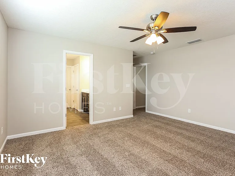 1300 Kendall Dr — Photo 11