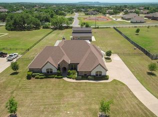 2105 W Emerald Bend Ct, Granbury, TX 76049