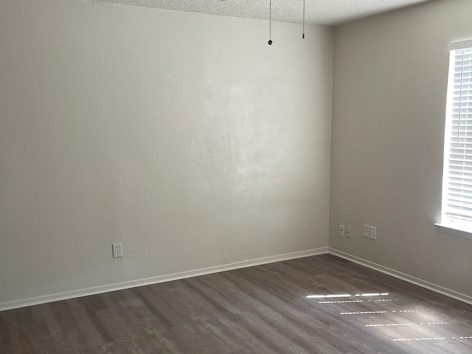 2 bed, 1050 sqft, $1,600 — Photo 4