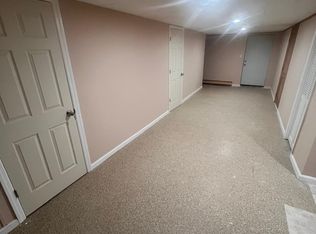 7 Cheshire Rd, Bethpage, NY 11714