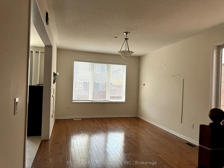 30 Arkwright Dr — Photo 3
