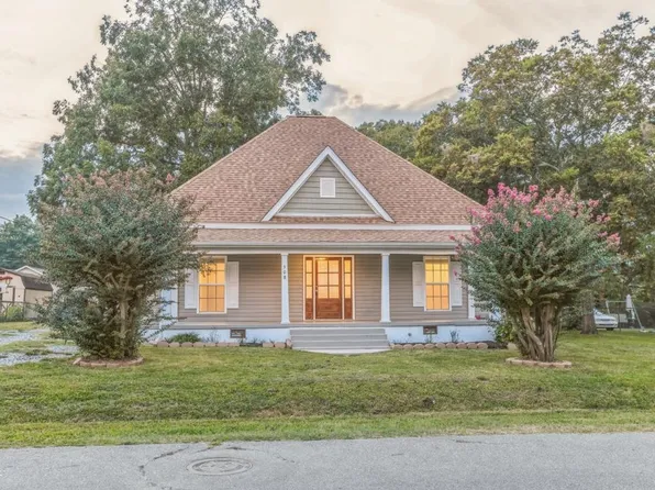 508 Smith St, Burlington, NC 27217