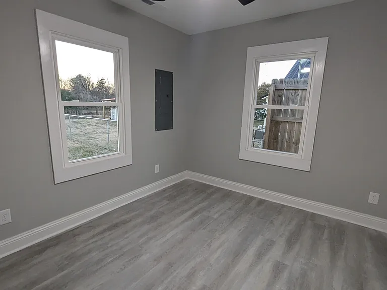706 Zane Perkins Dr — Photo 3