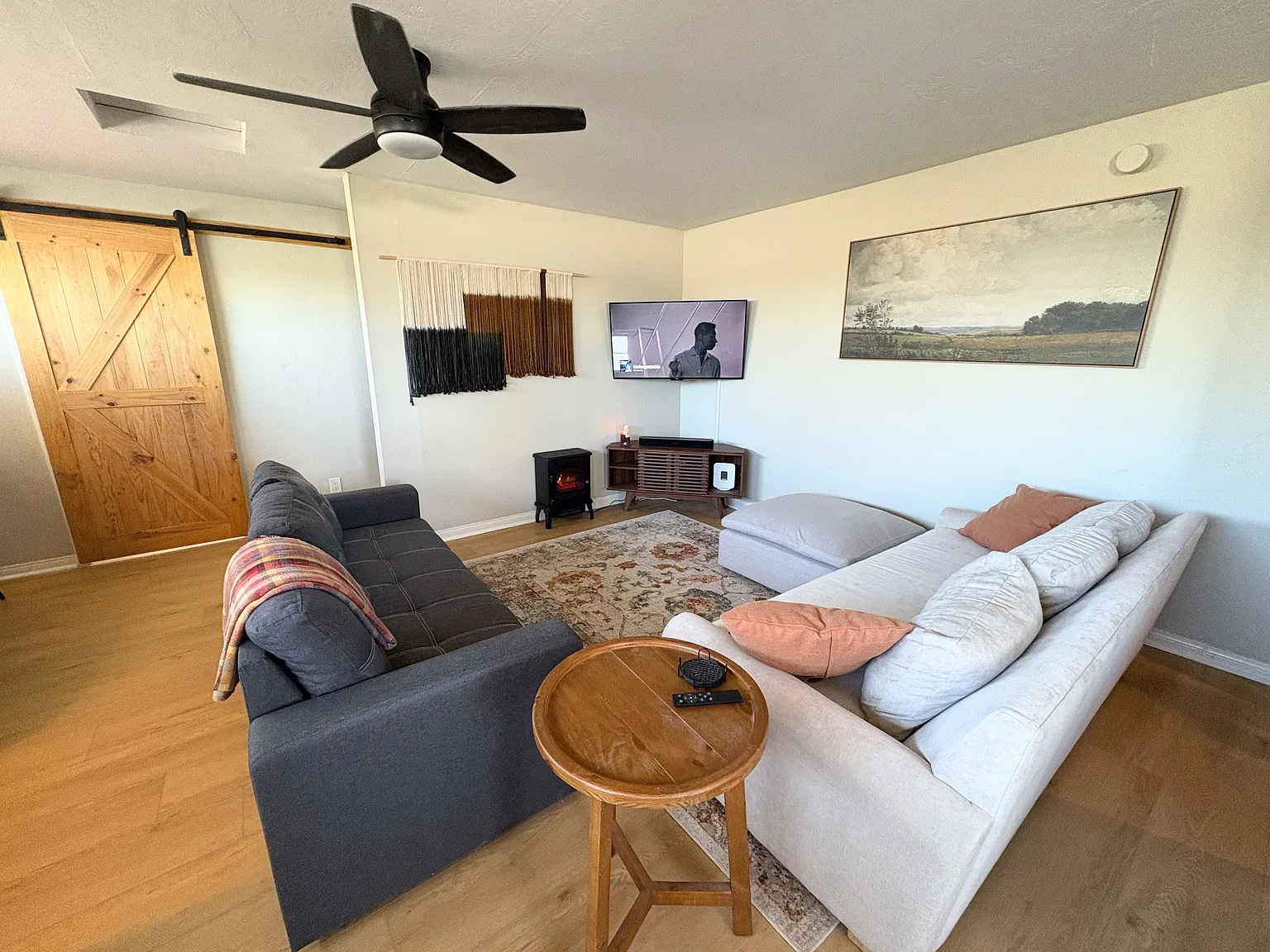 Studio, 650 sqft, $1,950 — Photo 2
