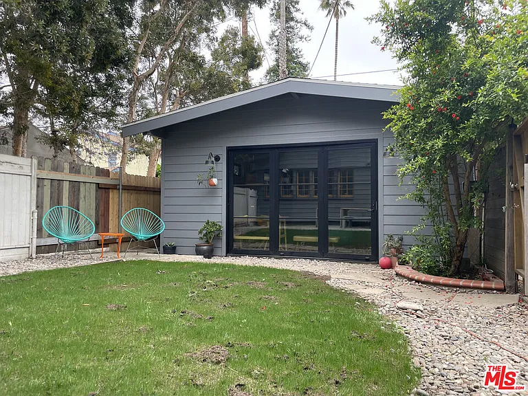 2417 Walgrove Ave — Photo 17
