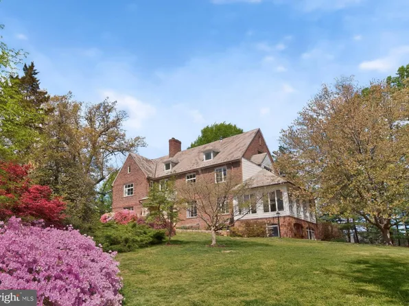 5553 Little Falls Rd, Arlington, VA 22207