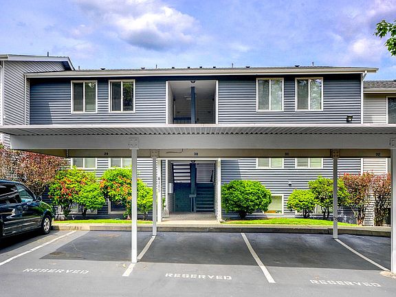 5th image of 4185 W Lake Sammamish Pkwy SE
