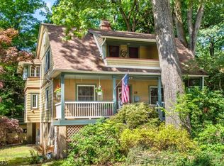 27 Cedars Rd, Caldwell, NJ 07006