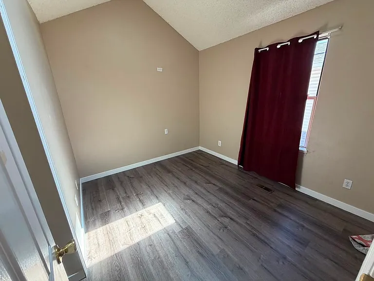 964 S Pitkin Ct — Photo 5