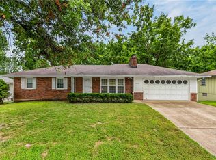 8029 Yecker Ave, Kansas City, KS 66109
