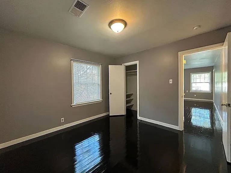 923 Vanderbilt St — Photo 24
