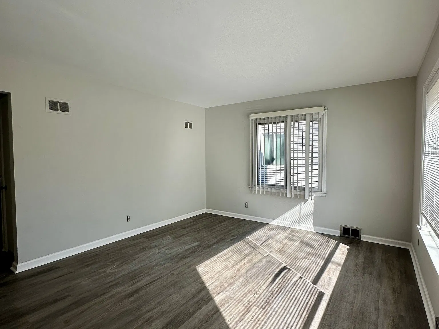 2 Bed 1 Bathroom Rental in West Allis $1595/mo — Photo 3