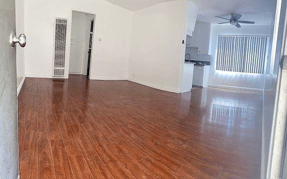 5th image of 11817 Jefferson Blvd APT 2