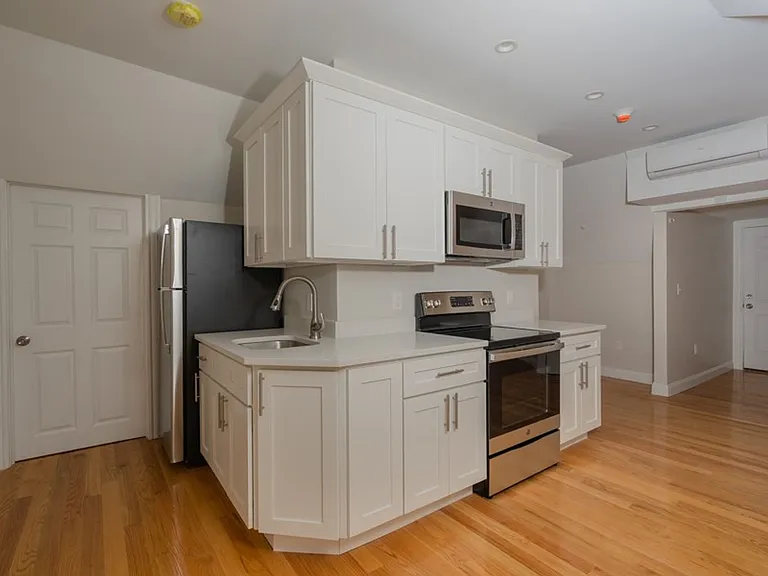 11 Park St — Photo 11