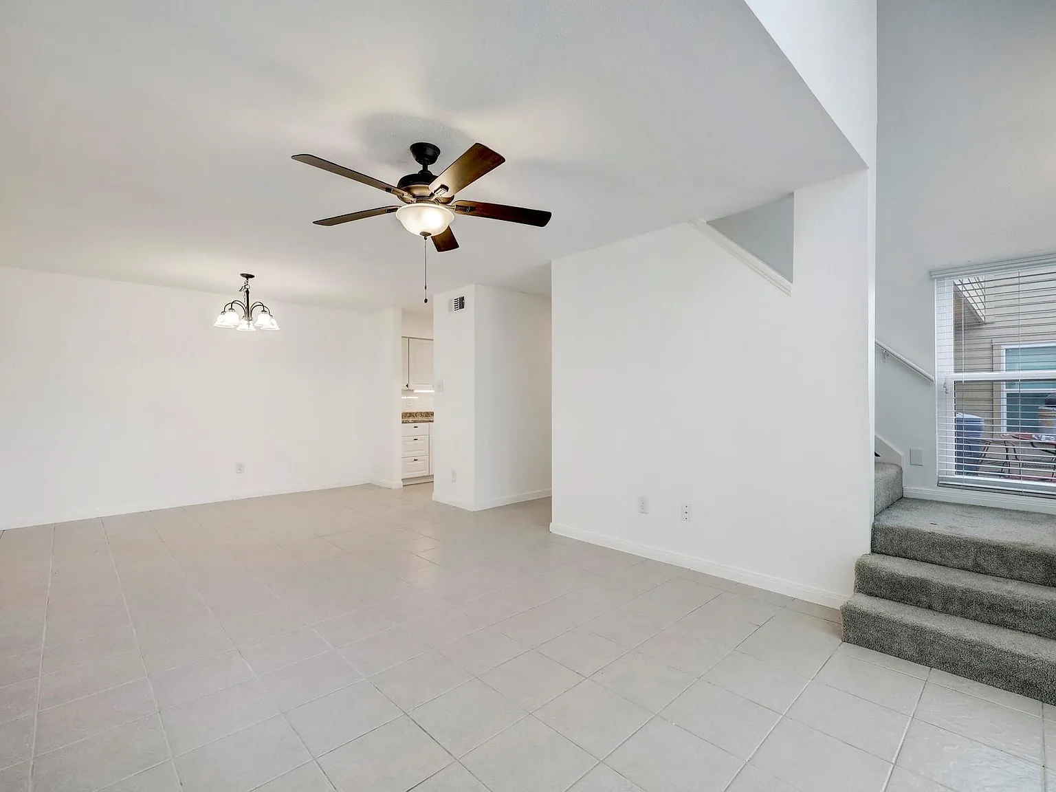 2 bed, 1.5 bath, 1103 sqft, $1,350 — Photo 2