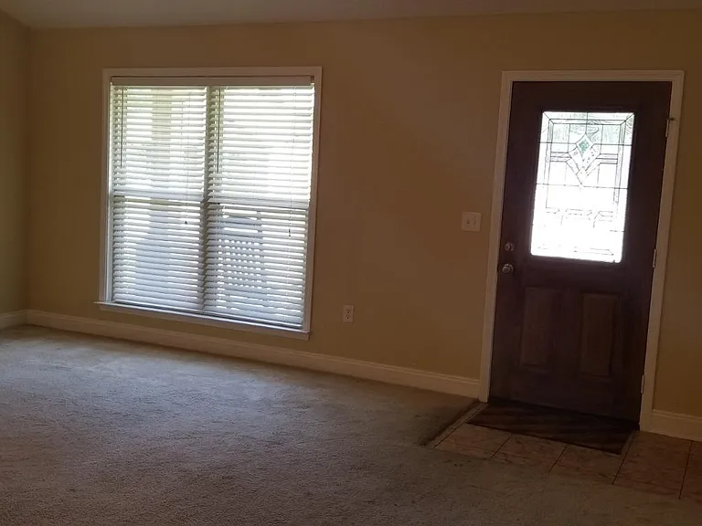 9718 Estate Dr — Photo 3
