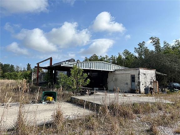 3rd image of 1607 Auto Ranch RD