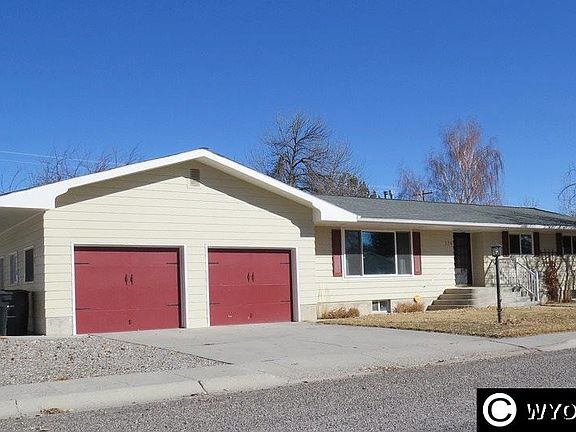 4th image of 320 Moose Dr