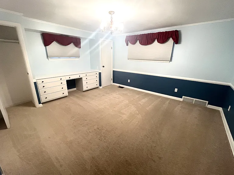 935 Marshall Dr — Photo 20
