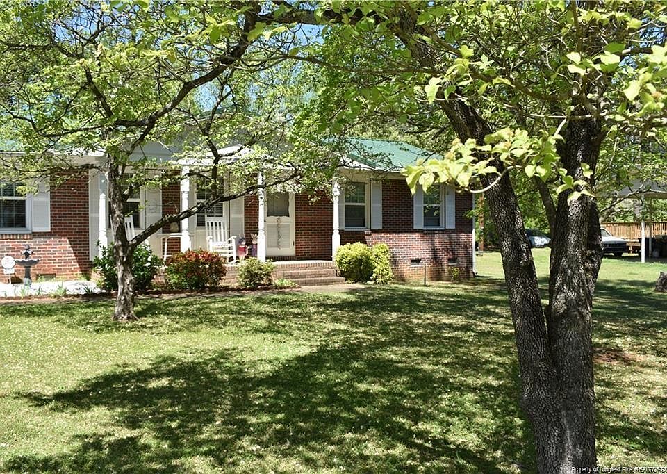 1st image of 523 College Dr