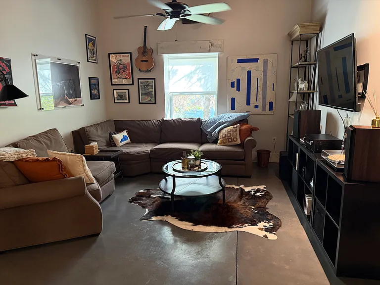 480 Skain St #207 — Photo 8