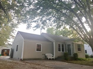 2209 Sweetbriar St, Crest Hill, IL 60403