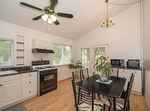 2nd image of 2336 Buttonwood Ct