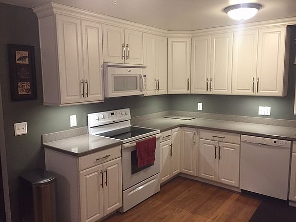 3rd image of 10550 Thornview Dr