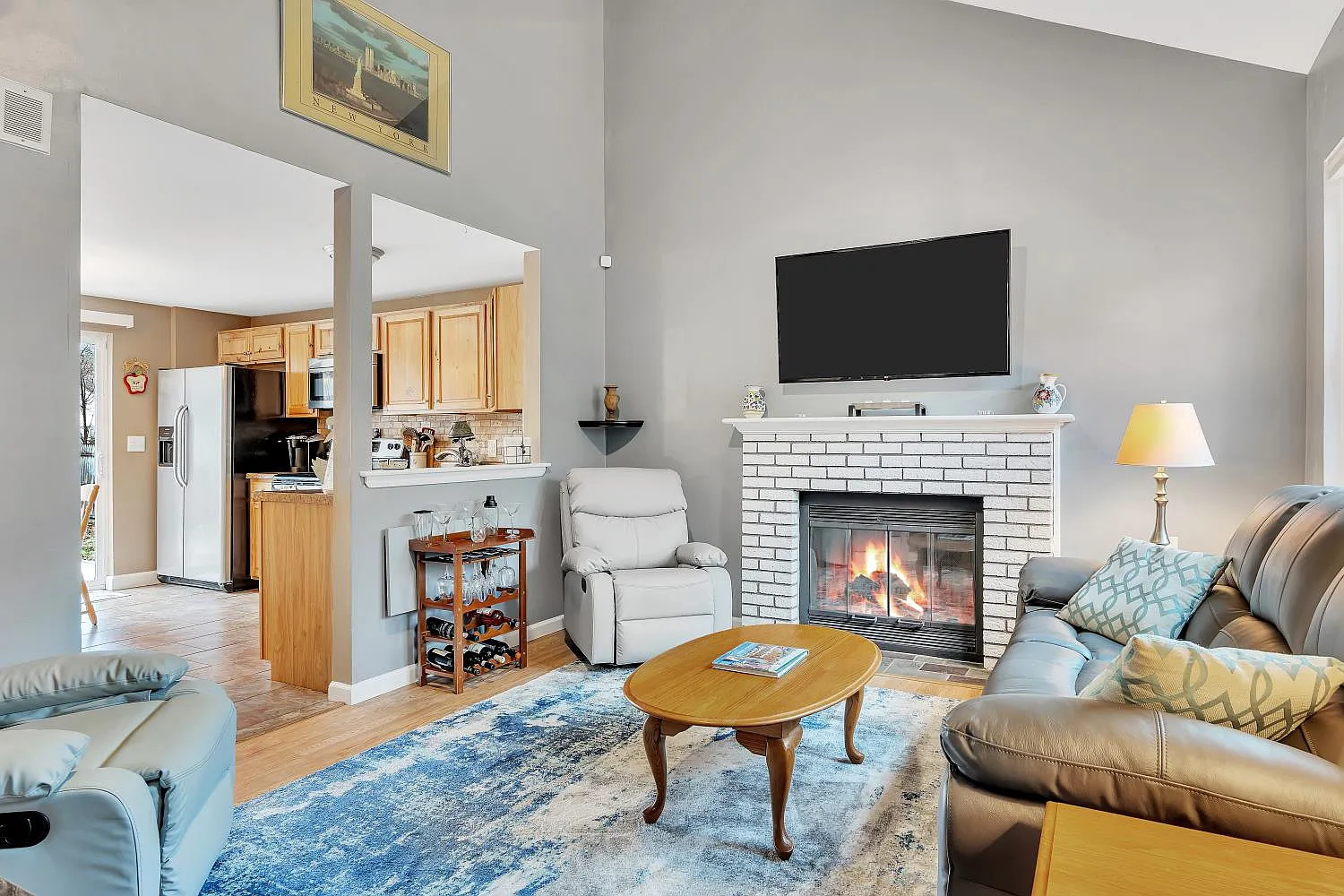 2 bed, 1000 sqft, $2,500 — Photo 1