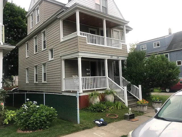 112-114 Bennett St — Photo 2